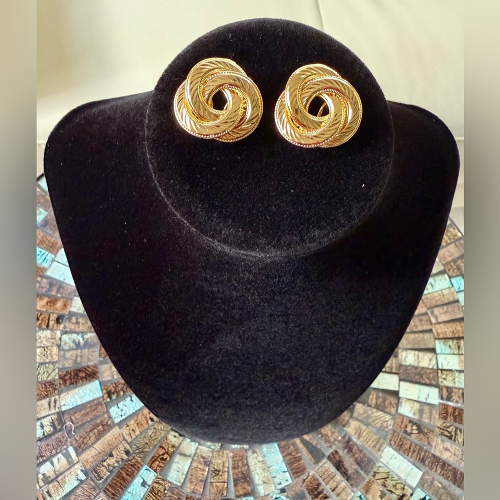 Elegant Gold tone Knot Earrings